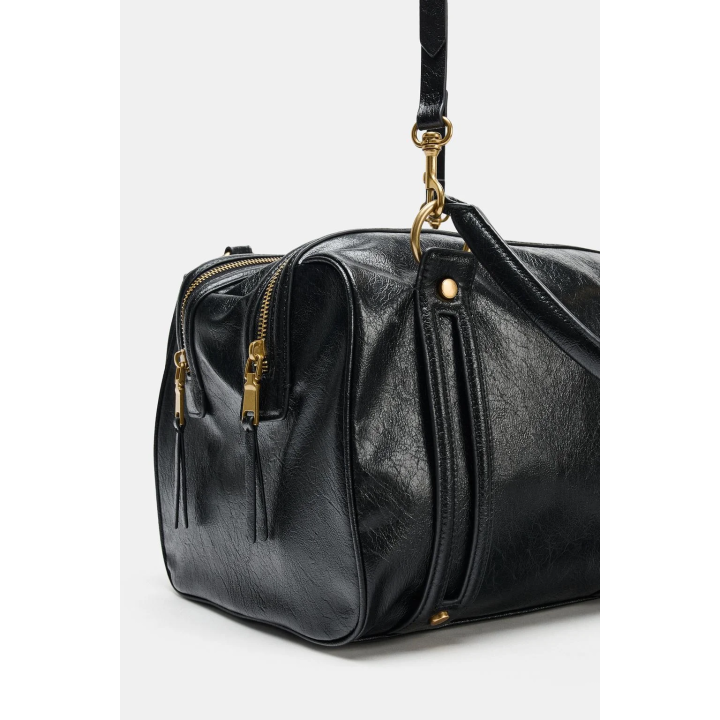 СУМКА С МЕТАЛЛИЧЕСКИМИ ДЕТАЛЯМИ