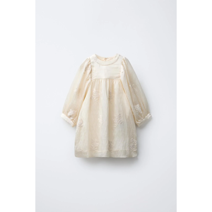 Платье с вышитыми цветами