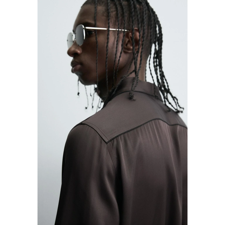 Рубашка из атласа с контрастными отделками