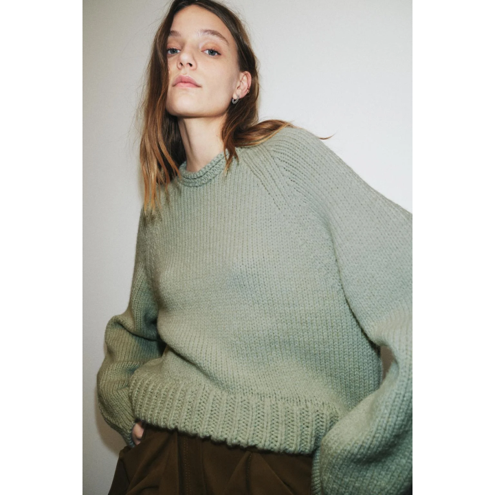 ТРИКОТАЖНЫЙ СВИТЕР С АСИММЕТРИЧНЫМ НИЗОМ