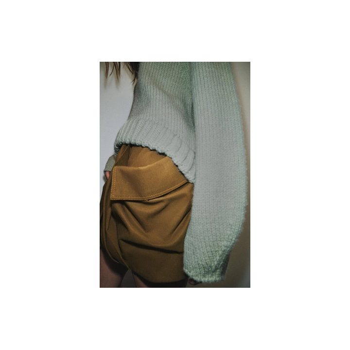 ТРИКОТАЖНЫЙ СВИТЕР С АСИММЕТРИЧНЫМ НИЗОМ