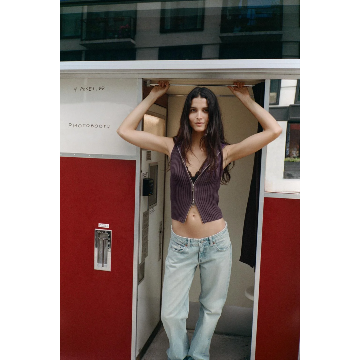 ТРИКОТАЖНЫЙ ТОП-ЖИЛЕТ В РУБЧИК