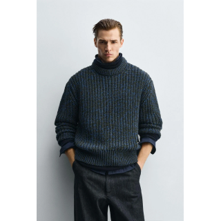 Джемпер с объемным текстурным узором