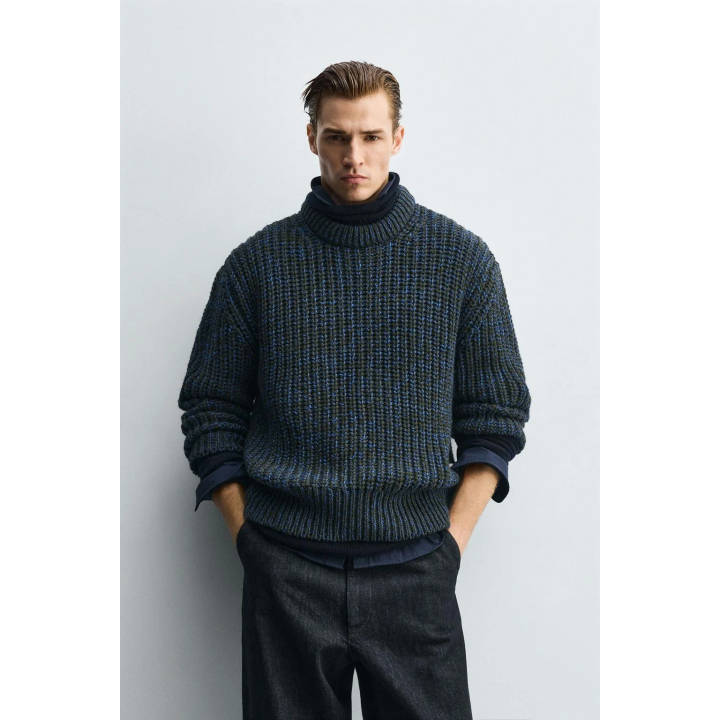 Джемпер с объемным текстурным узором