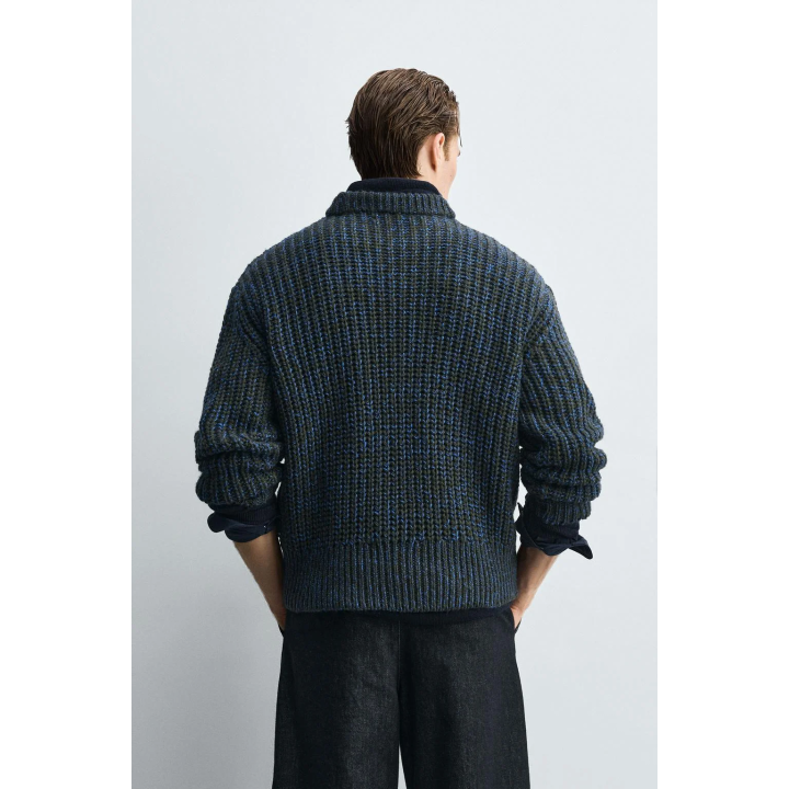 Джемпер с объемным текстурным узором