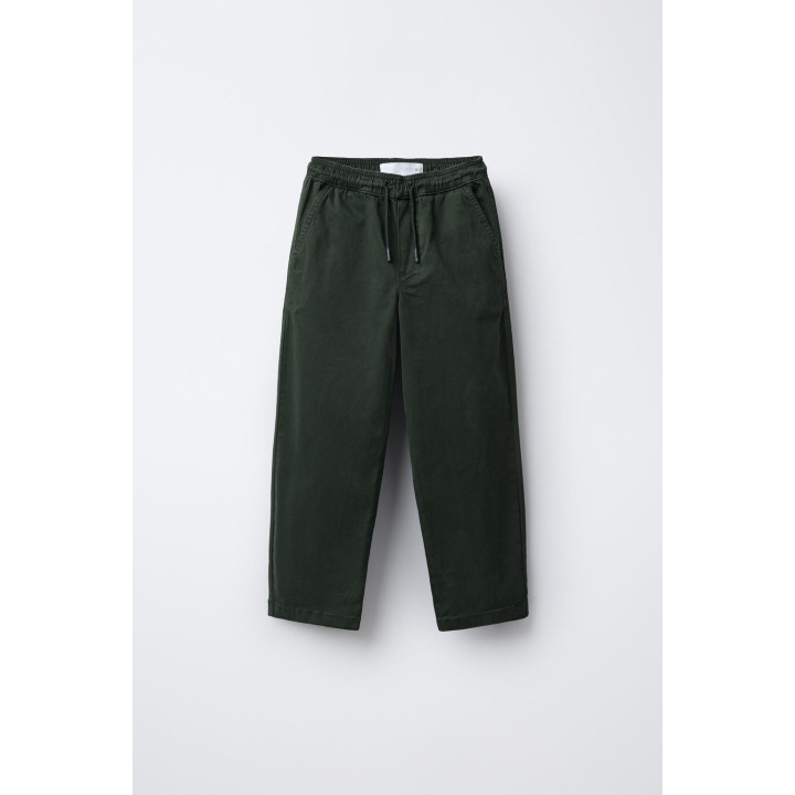 ПРЯМЫЕ БРЮКИ С НАШИВКОЙ