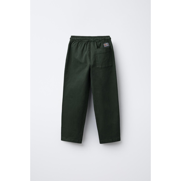 ПРЯМЫЕ БРЮКИ С НАШИВКОЙ