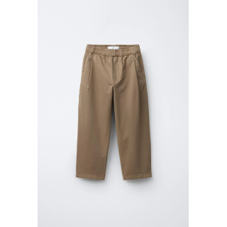 ПРЯМЫЕ БРЮКИ С ЗАЩИПАМИ