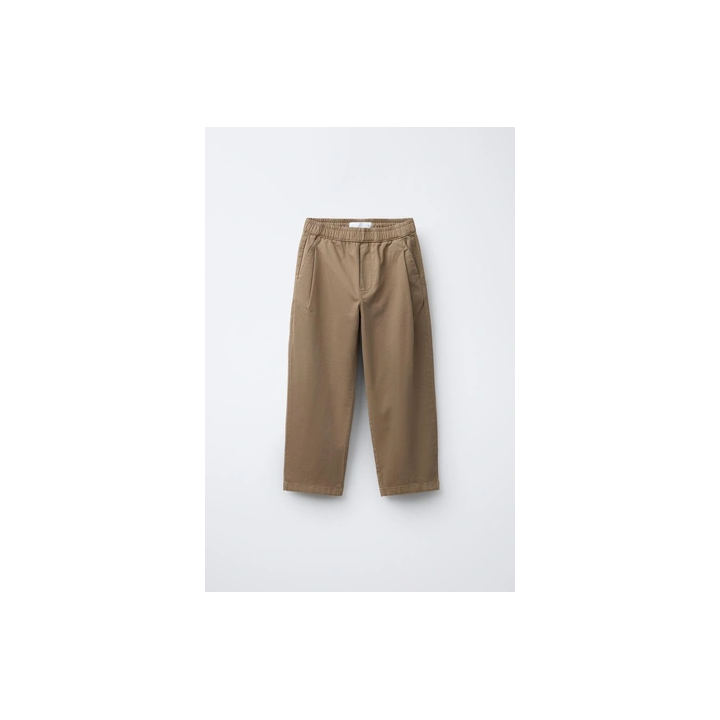 ПРЯМЫЕ БРЮКИ С ЗАЩИПАМИ