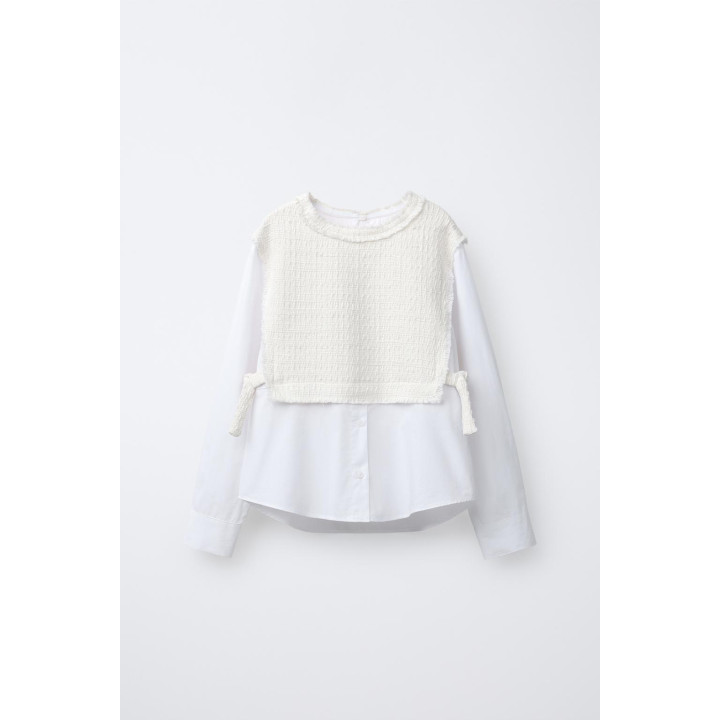 ОДНОТОННАЯ РУБАШКА С КОНТРАСТНЫМ ЖИЛЕТОМ И БАНТАМИ