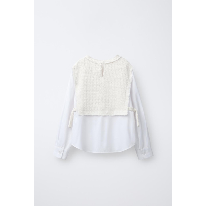 ОДНОТОННАЯ РУБАШКА С КОНТРАСТНЫМ ЖИЛЕТОМ И БАНТАМИ