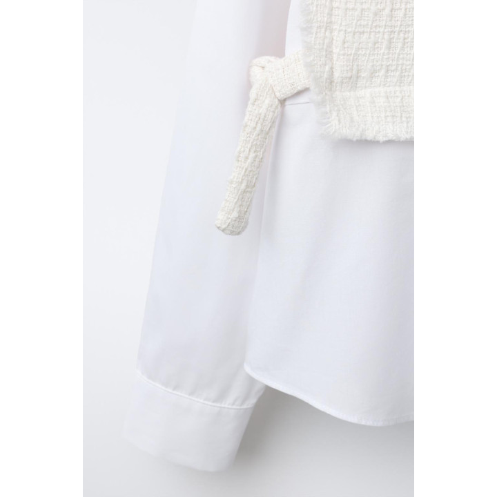 ОДНОТОННАЯ РУБАШКА С КОНТРАСТНЫМ ЖИЛЕТОМ И БАНТАМИ