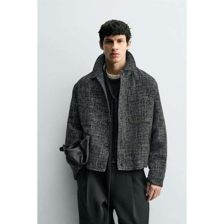 КУРТКА-РУБАШКА С КАРМАНАМИ ИЗ РЕЛЬЕФНОЙ ТКАНИ