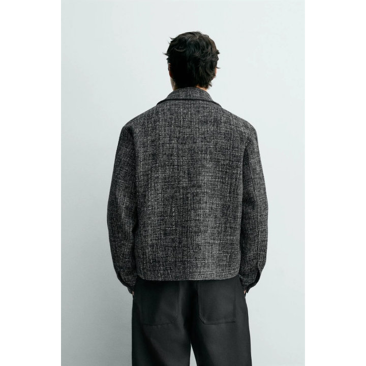 КУРТКА-РУБАШКА С КАРМАНАМИ ИЗ РЕЛЬЕФНОЙ ТКАНИ