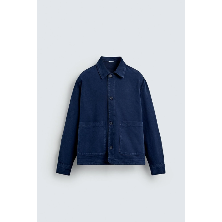 КУРТКА-РУБАШКА СТРУКТУРНОГО КРОЯ С КАРМАНАМИ