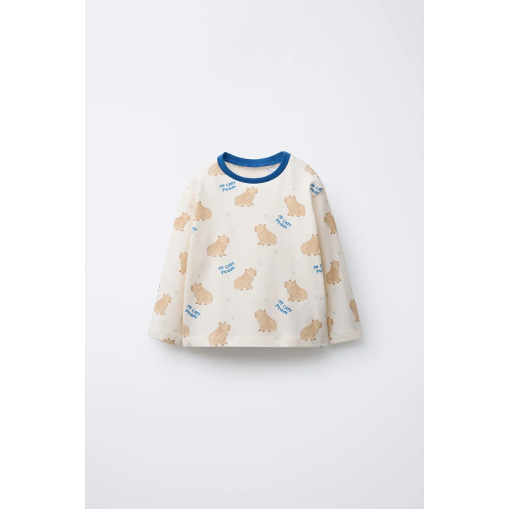 2-6 ЛЕТ/ПИЖАМА: ФУТБОЛКА И БРЮКИ С ПРИНТОМ «КАПИБАРЫ»