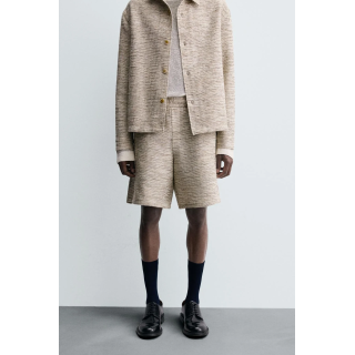 БЕРМУДЫ ИЗ ТКАНЕВОЙ СТРУКТУРЫ С КОНТРАСТОМ