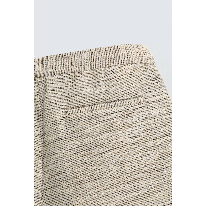 БЕРМУДЫ ИЗ ТКАНЕВОЙ СТРУКТУРЫ С КОНТРАСТОМ