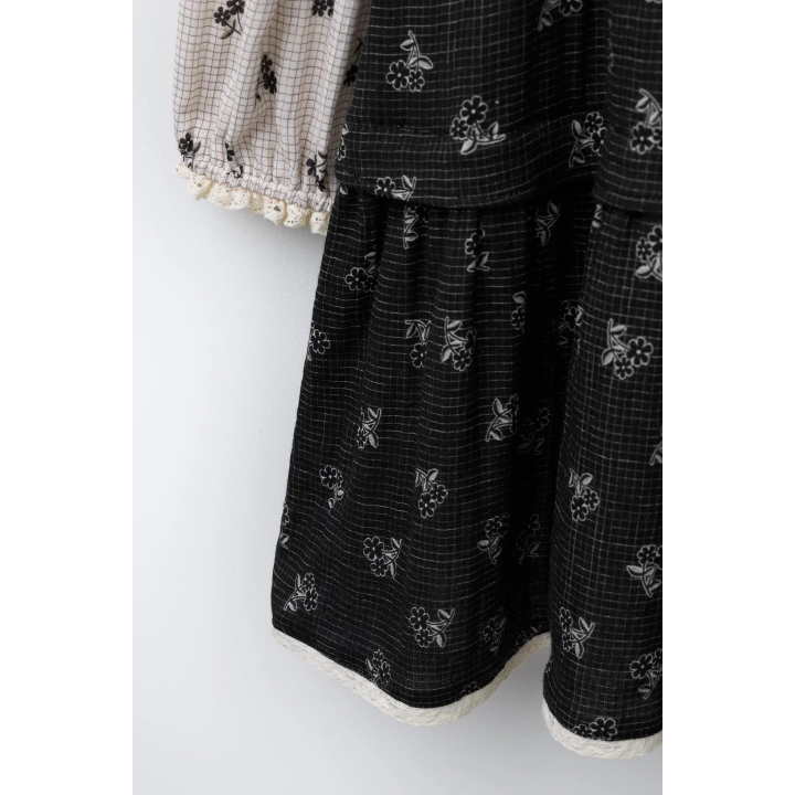 ПЛАТЬЕ В КЛЕТКУ И ЦВЕТОК