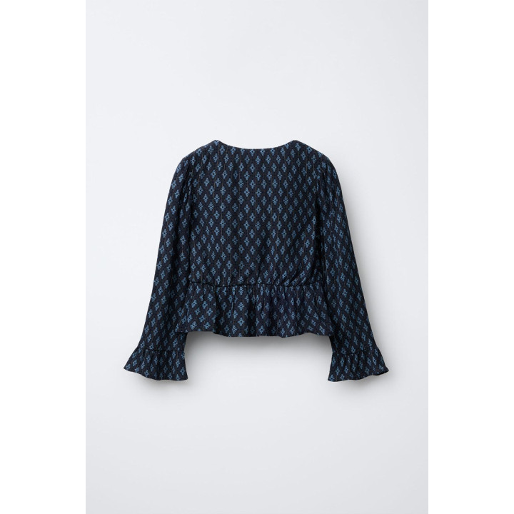 РУБАШКА С ЦВЕТОЧНЫМ ПРИНТОМ И БЛЁСТКАМИ