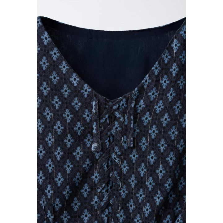 РУБАШКА С ЦВЕТОЧНЫМ ПРИНТОМ И БЛЁСТКАМИ