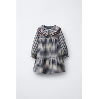 ПЛАТЬЕ В КЛЕТКУ С ВОЛНИСТОЙ ОТОРОЧКОЙ