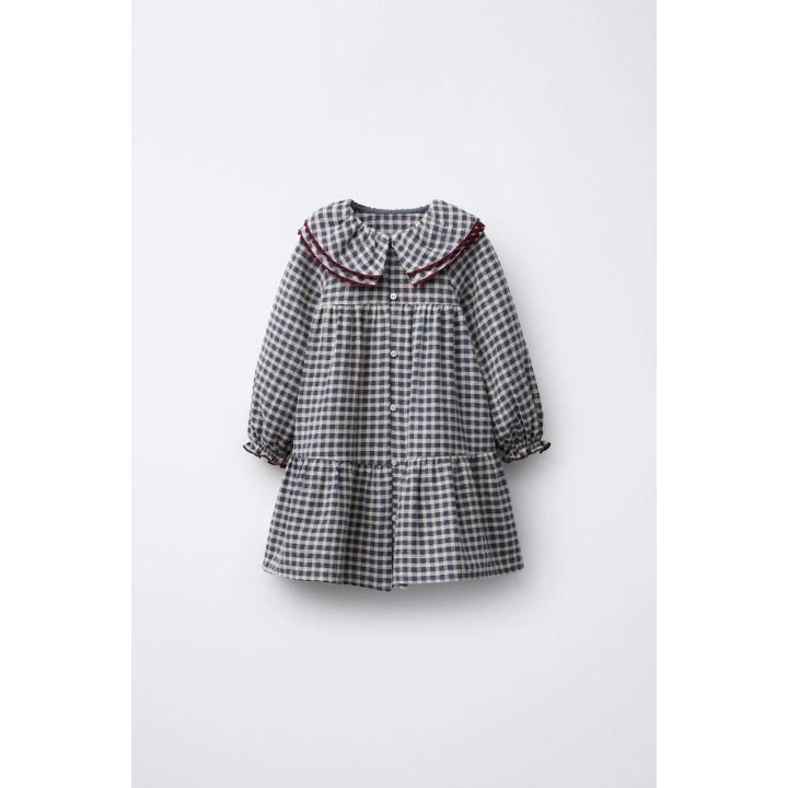 ПЛАТЬЕ В КЛЕТКУ С ВОЛНИСТОЙ ОТОРОЧКОЙ