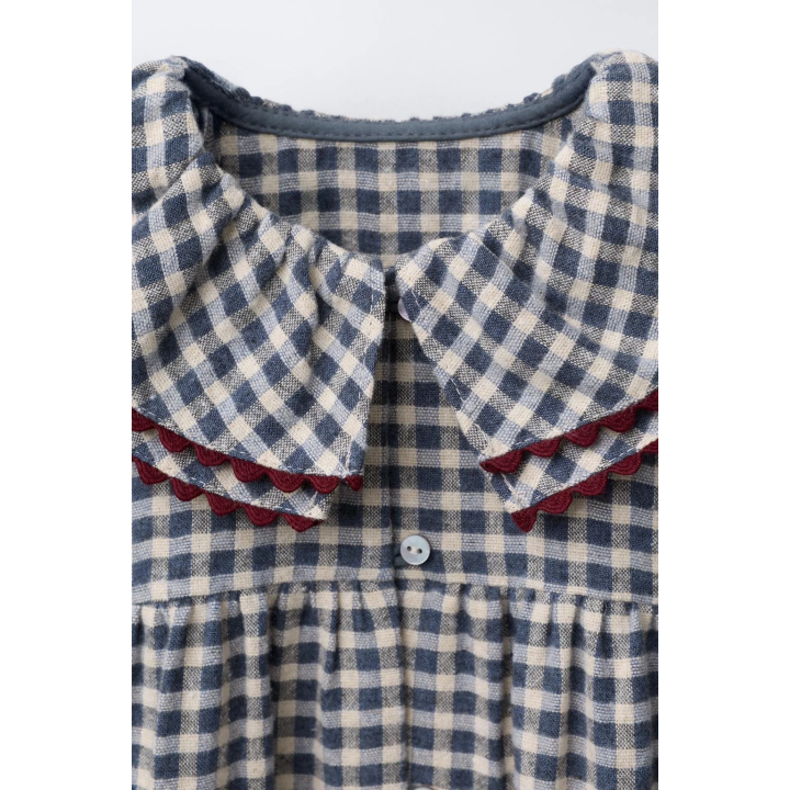 ПЛАТЬЕ В КЛЕТКУ С ВОЛНИСТОЙ ОТОРОЧКОЙ