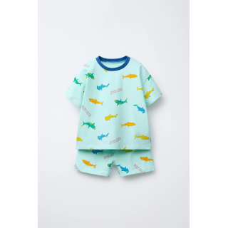 Пижама с футболкой и бермудами с акульим принтом на 2-6 лет