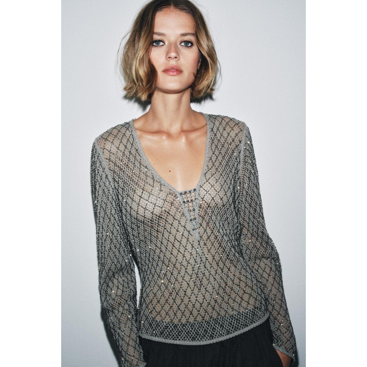 ВЯЗАНЫЙ ТОП С БУСИНАМИ