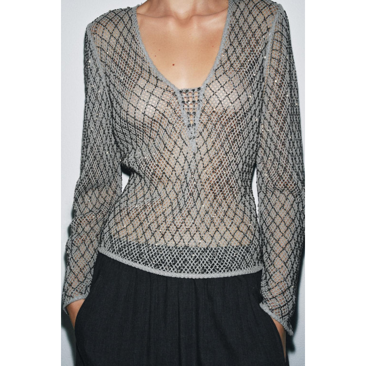 ВЯЗАНЫЙ ТОП С БУСИНАМИ