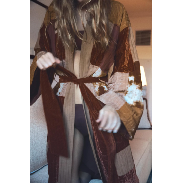 ДЛИННОЕ КИМОНО ИЗ ТКАНИ С ЭФФЕКТОМ ПЭЧВОРК, ЛИМИТИРОВАННАЯ СЕРИЯ