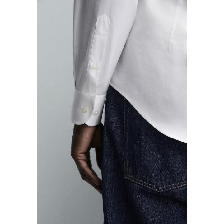 РУБАШКА КЛАССИЧЕСКОГО КРОЯ ИЗ РЕЛЬЕФНОЙ ТКАНИ