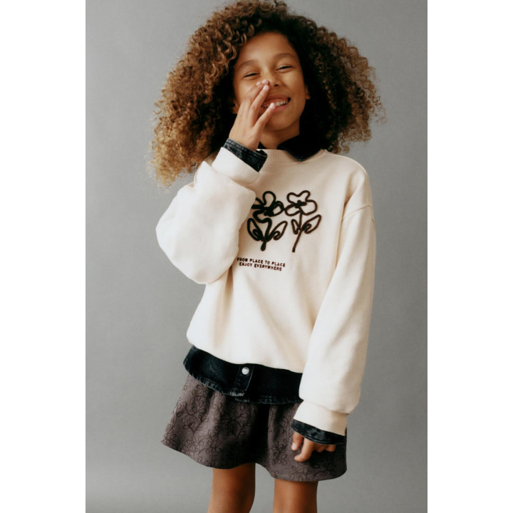 ЮБКА-ШОРТЫ С МЯГКОЙ ВЫШИВКОЙ В ВИДЕ ЦВЕТОВ