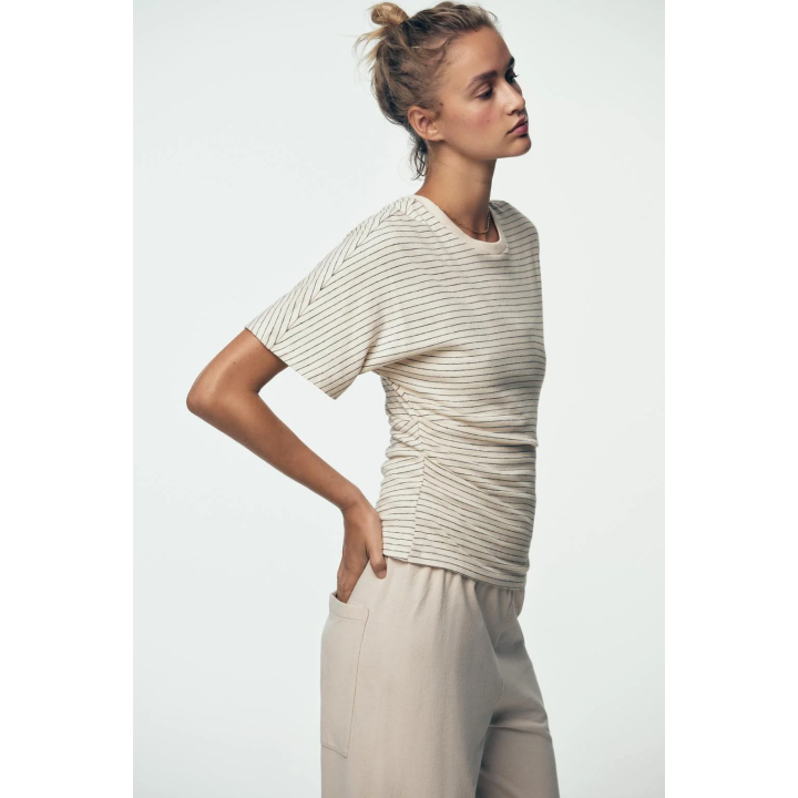 ФУТБОЛКА В СТИЛЕ РУСТИК СО СБОРКАМИ