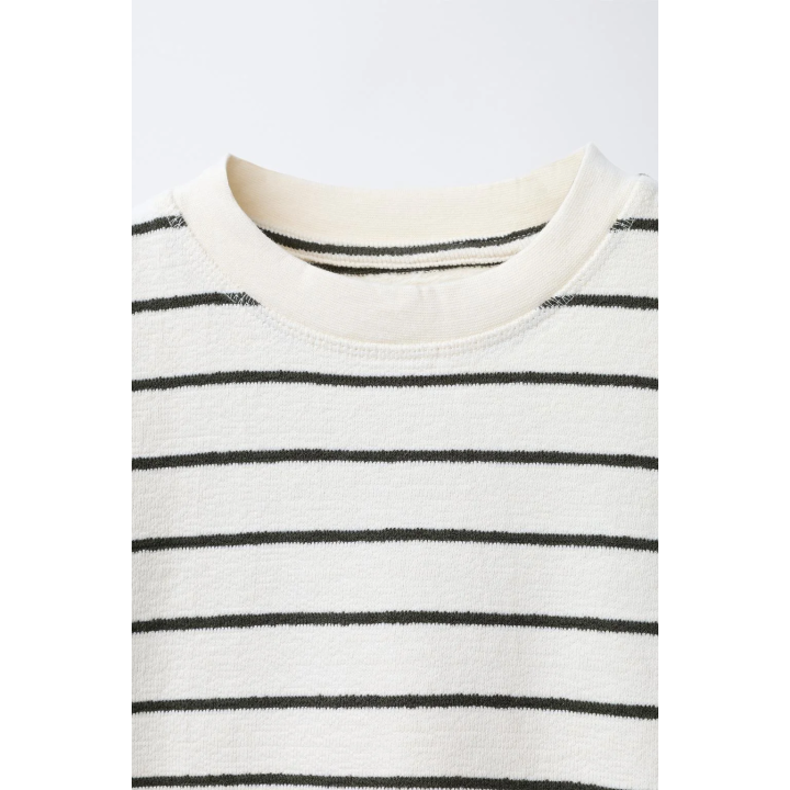 ЛОНГСЛИВ В ПОЛОСКУ С НАШИВКОЙ