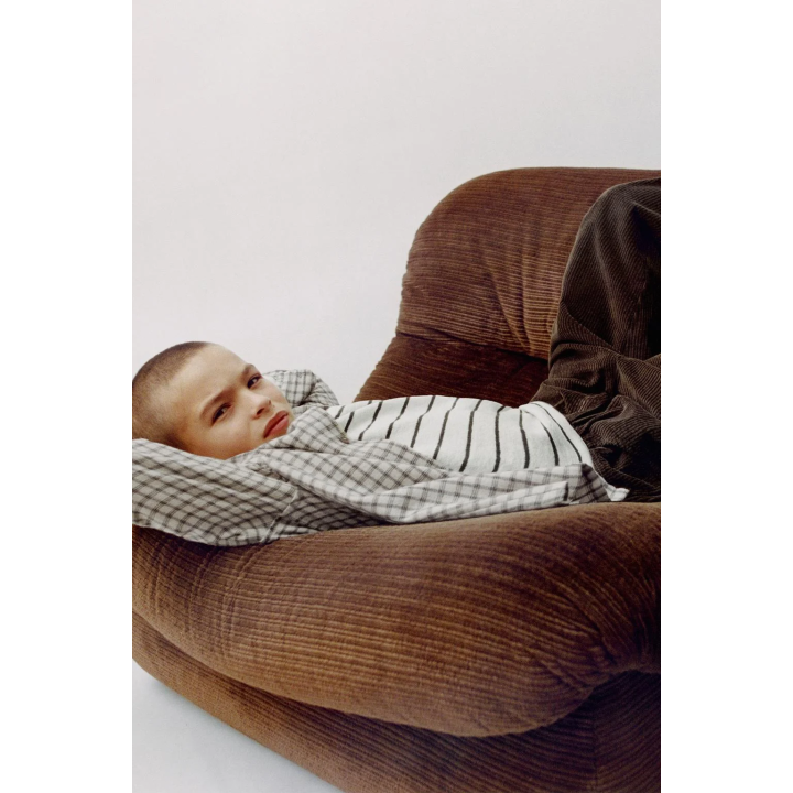 ЛОНГСЛИВ В ПОЛОСКУ С НАШИВКОЙ