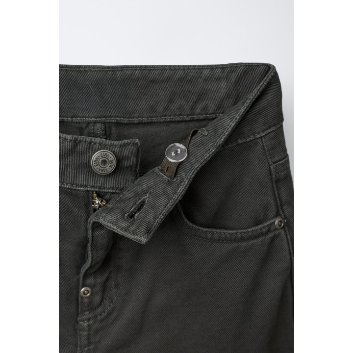 ДЖИНСЫ LOOSE С НАШИВКОЙ