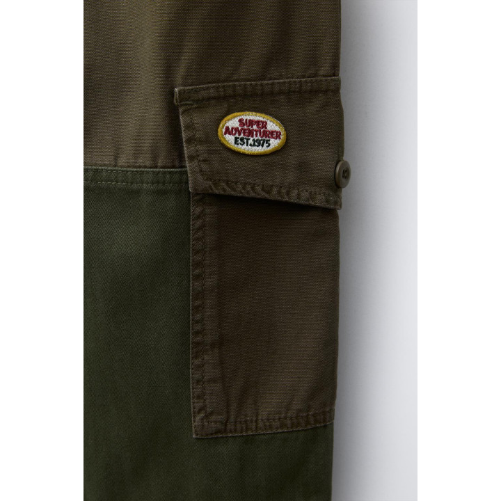 ПРЯМЫЕ БРЮКИ С НАШИВКАМИ