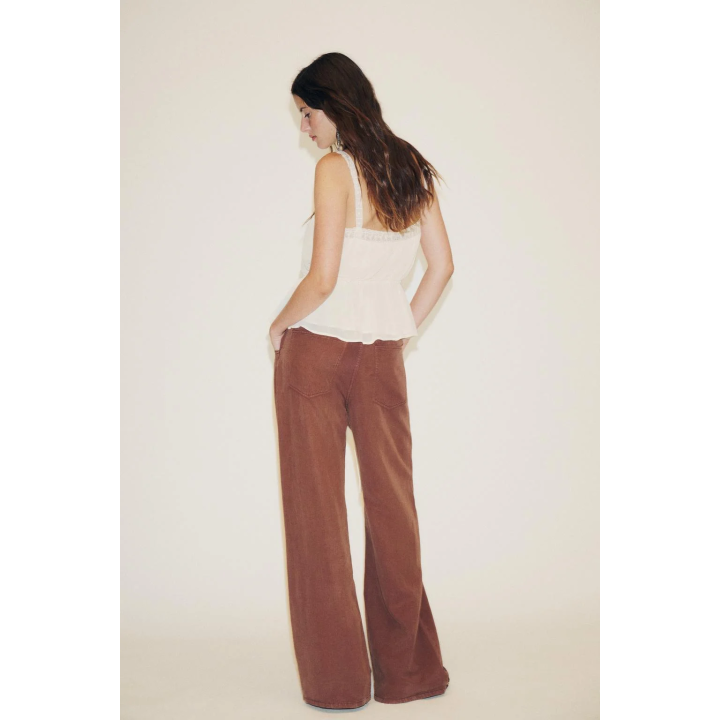 СТРУЯЩИЕСЯ БРЮКИ С РЕМНЕМ