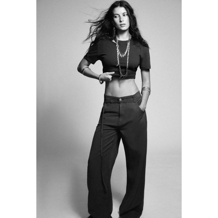 СТРУЯЩИЕСЯ БРЮКИ С РЕМНЕМ