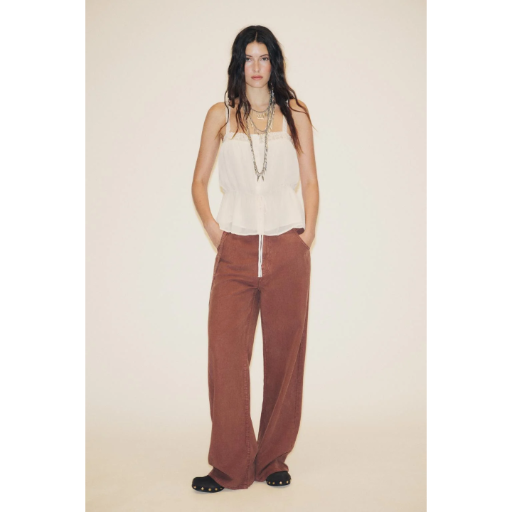 СТРУЯЩИЕСЯ БРЮКИ С РЕМНЕМ