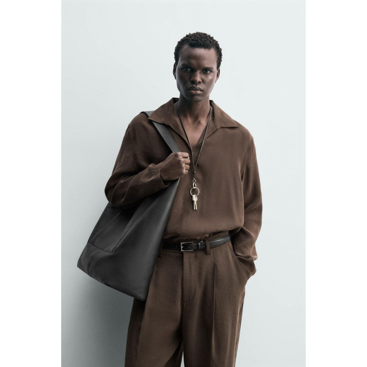 Поло с плавными линиями