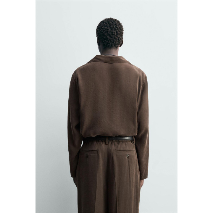 Поло с плавными линиями