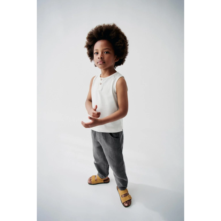 Блуза без рукавов с пуговицами