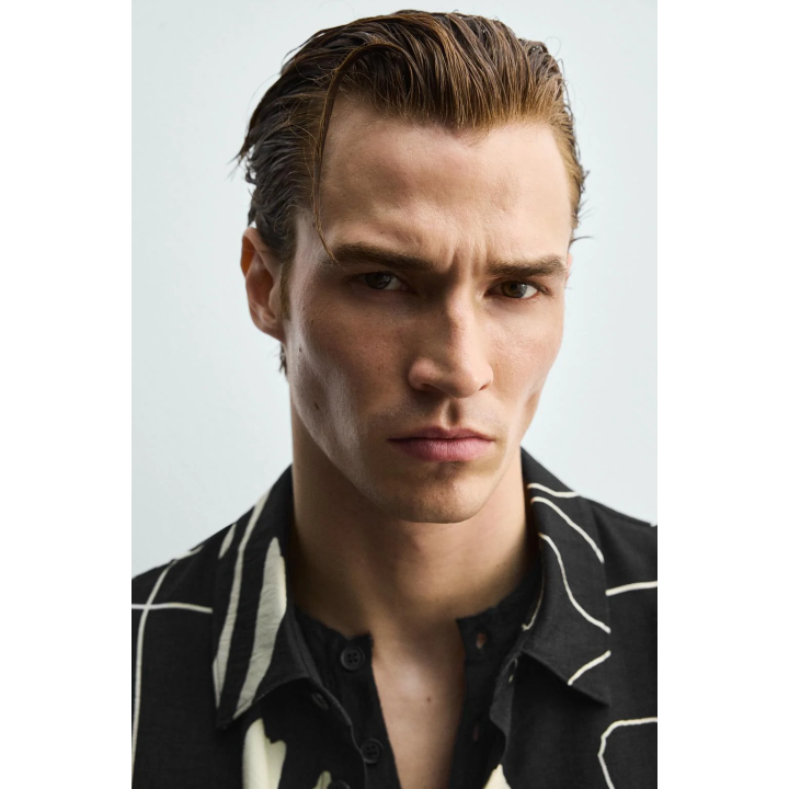 Рубашка с абстрактным принтом