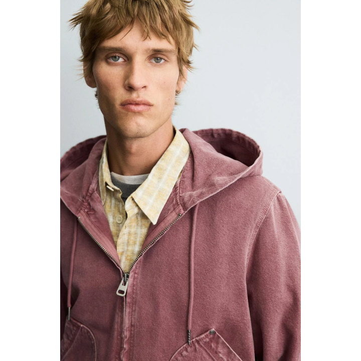 Джинсовая куртка с капюшоном