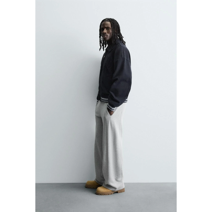 Бомбер с нашивками