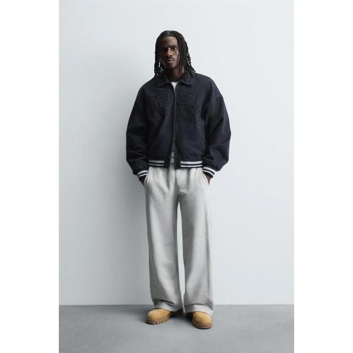 Бомбер с нашивками