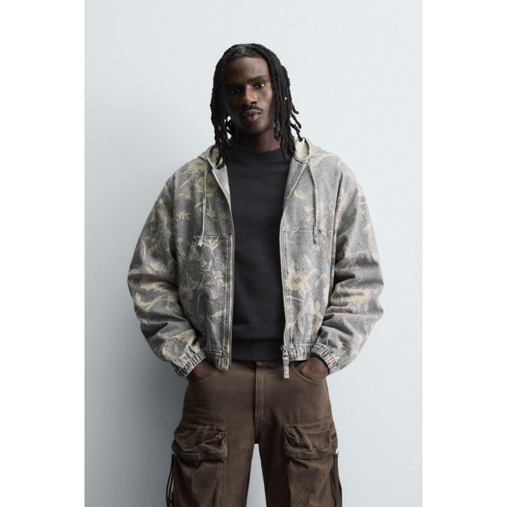 Джинсовый куртка с абстрактным принтом